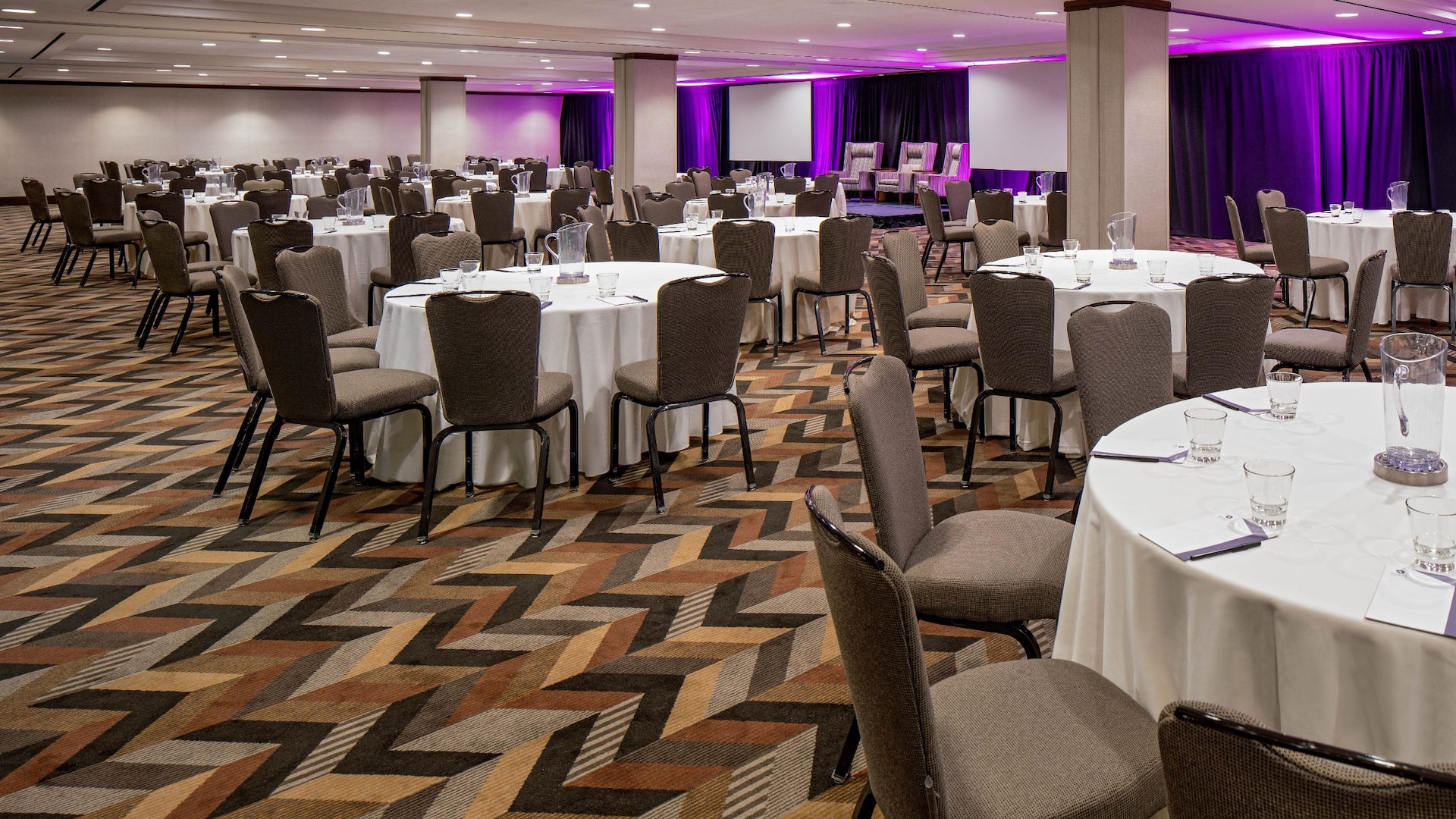 Seacliff Room and Foyer (Bay Level)