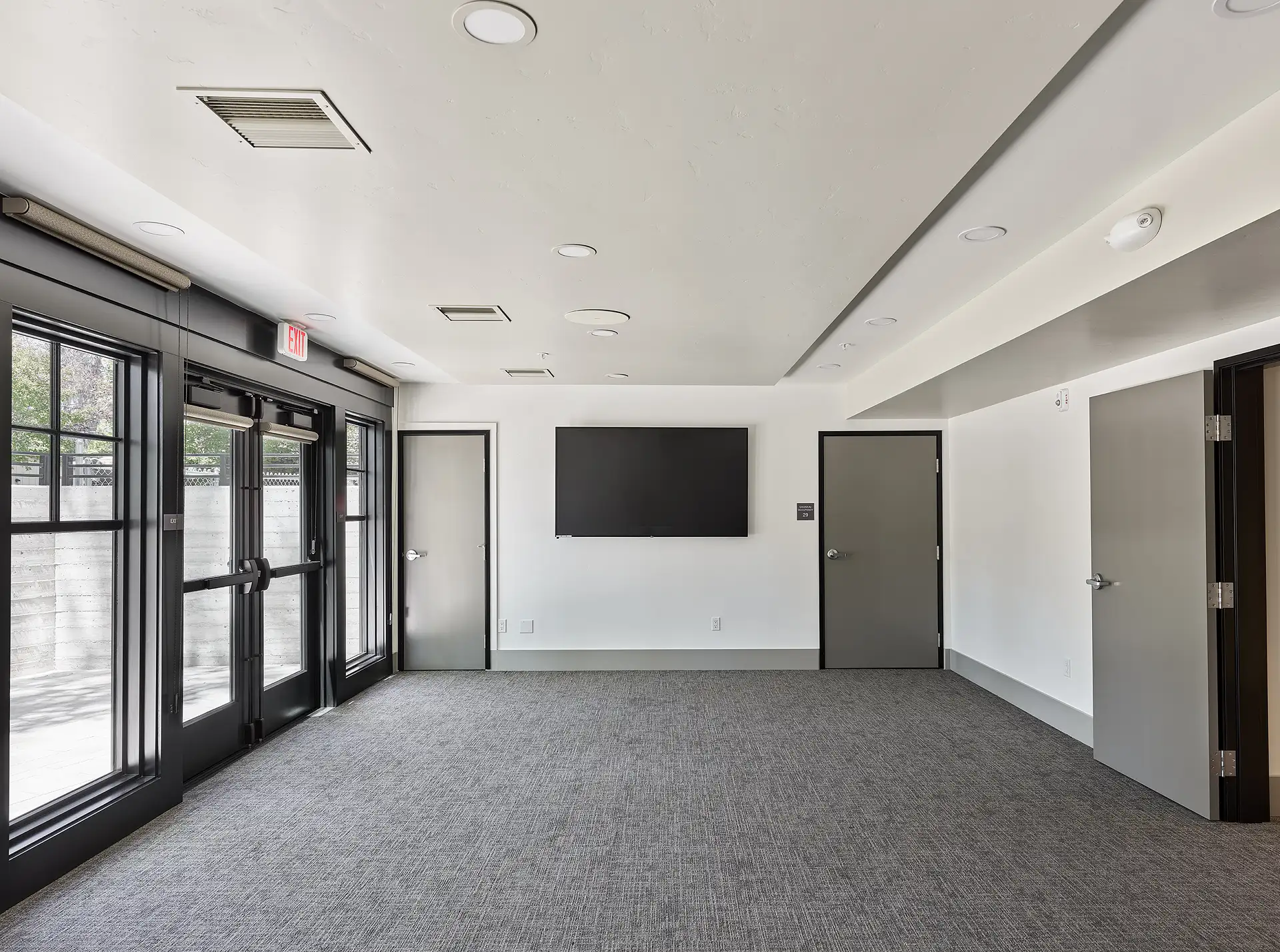 Courtyard Room