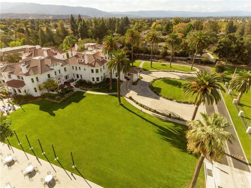 Hayes Mansion San Jose, Curio Collection by Hilton